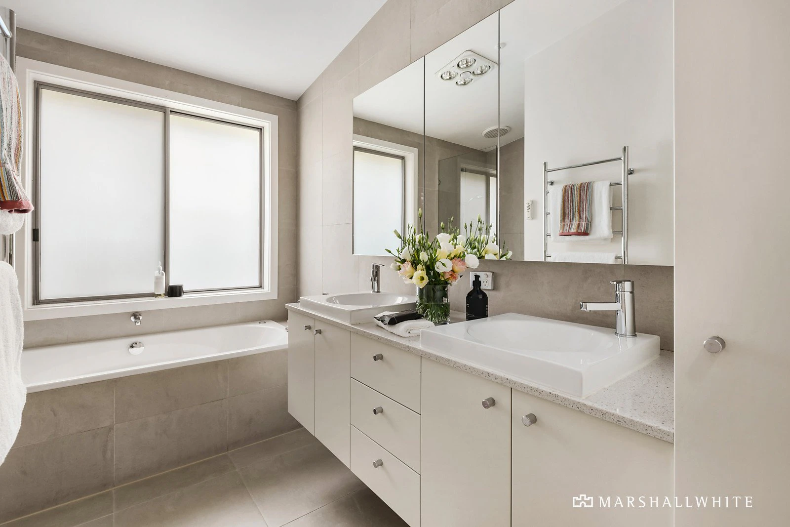 11 Bradford Avenue, Kew, VIC