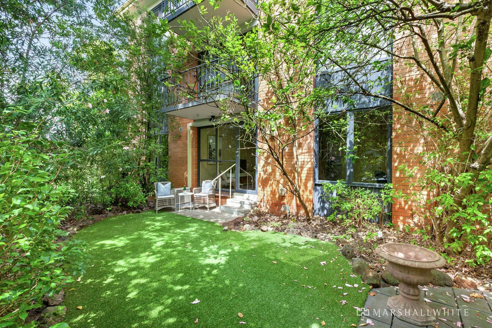 2/4 Glyndebourne Avenue, Toorak, VIC