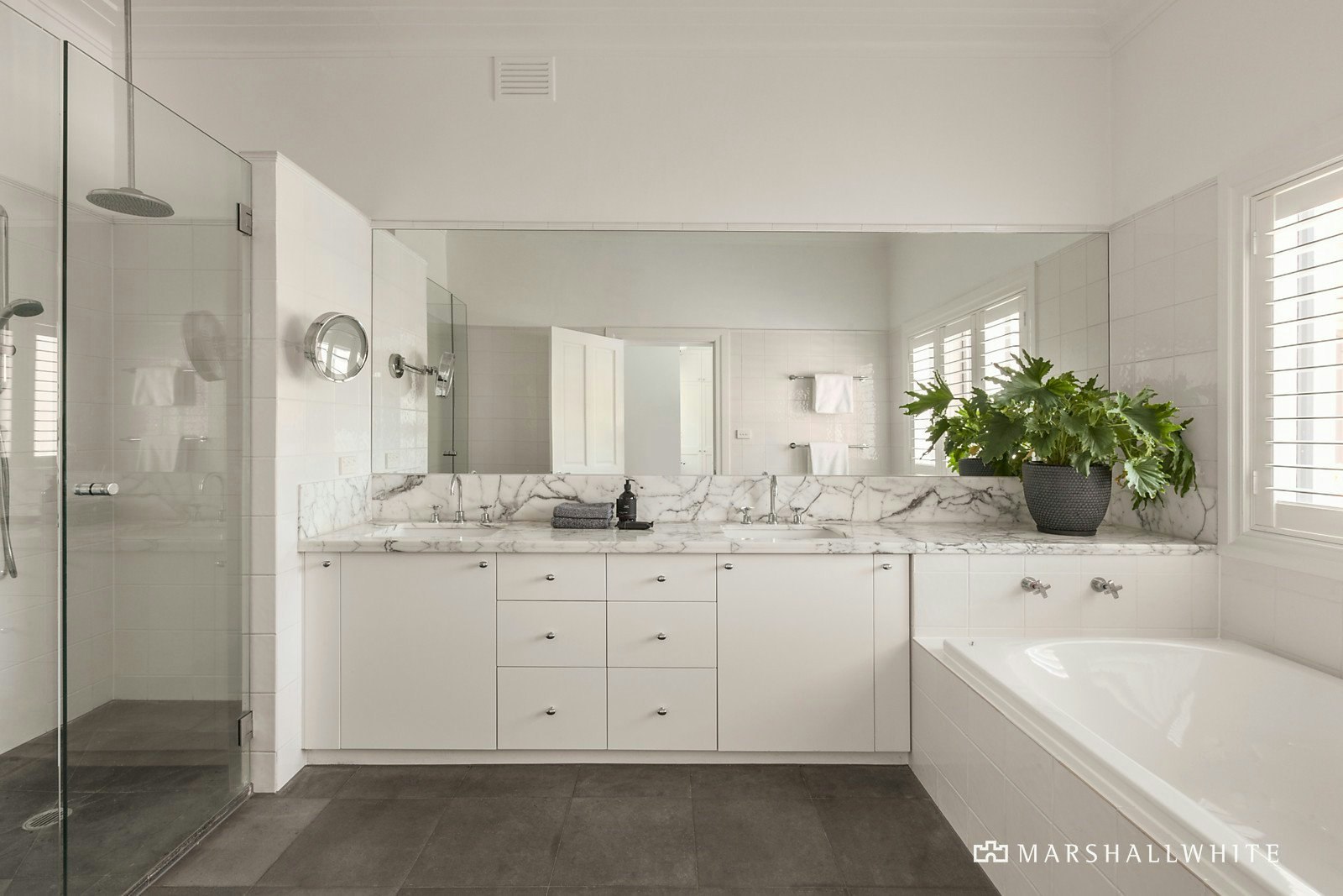 15 Loch Street, St Kilda West, VIC