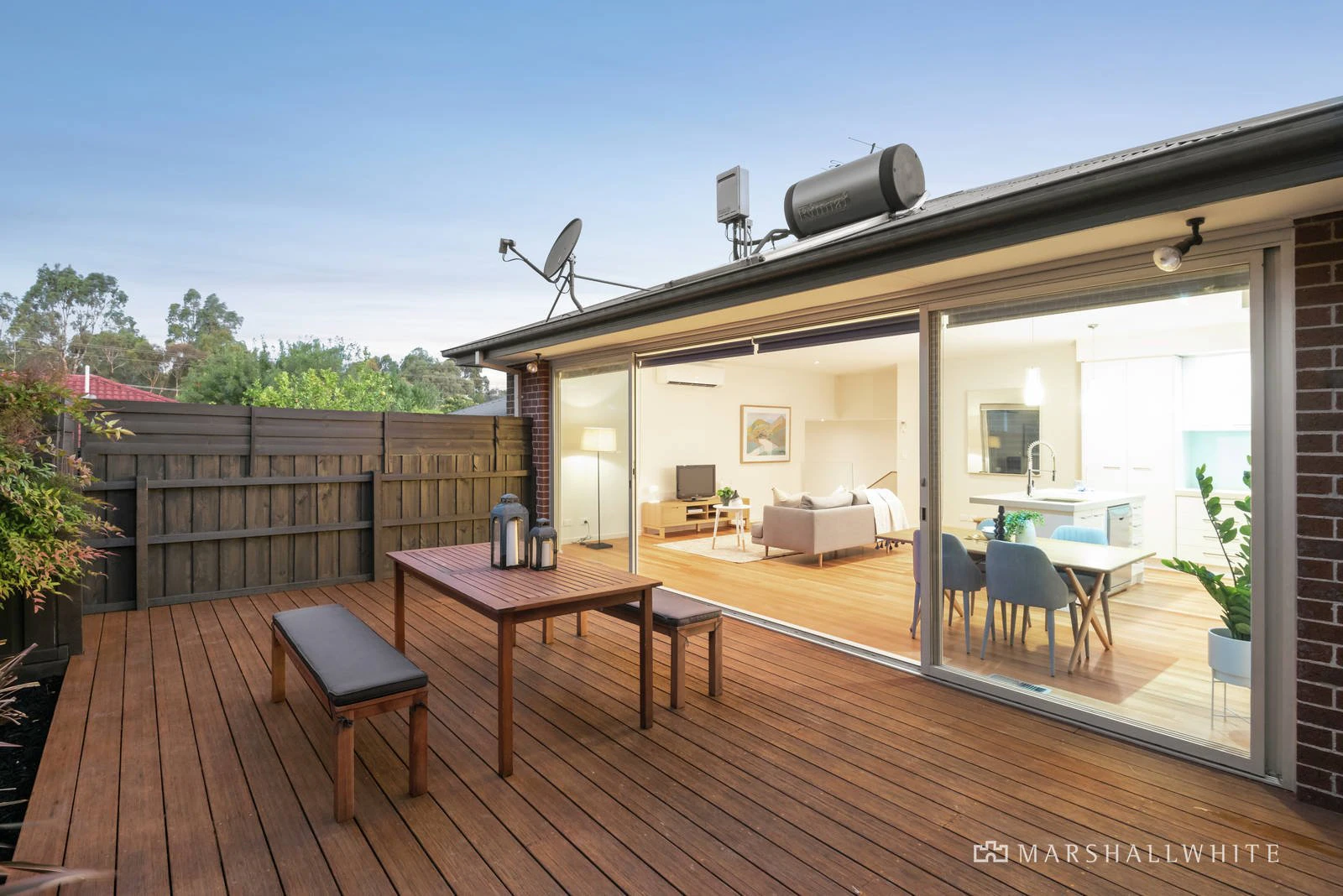 2/121 Albion Road, Box Hill, VIC