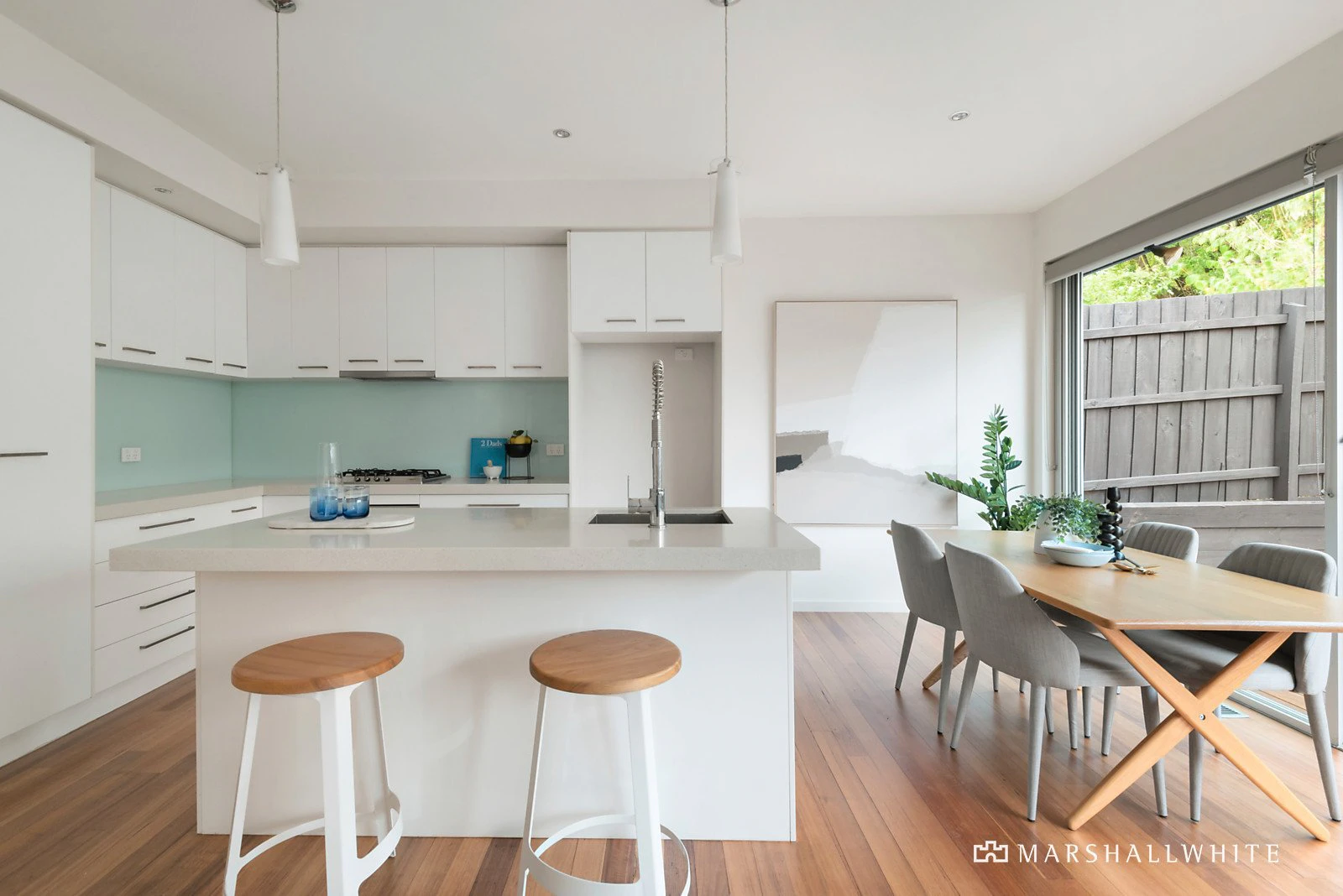 2/121 Albion Road, Box Hill, VIC