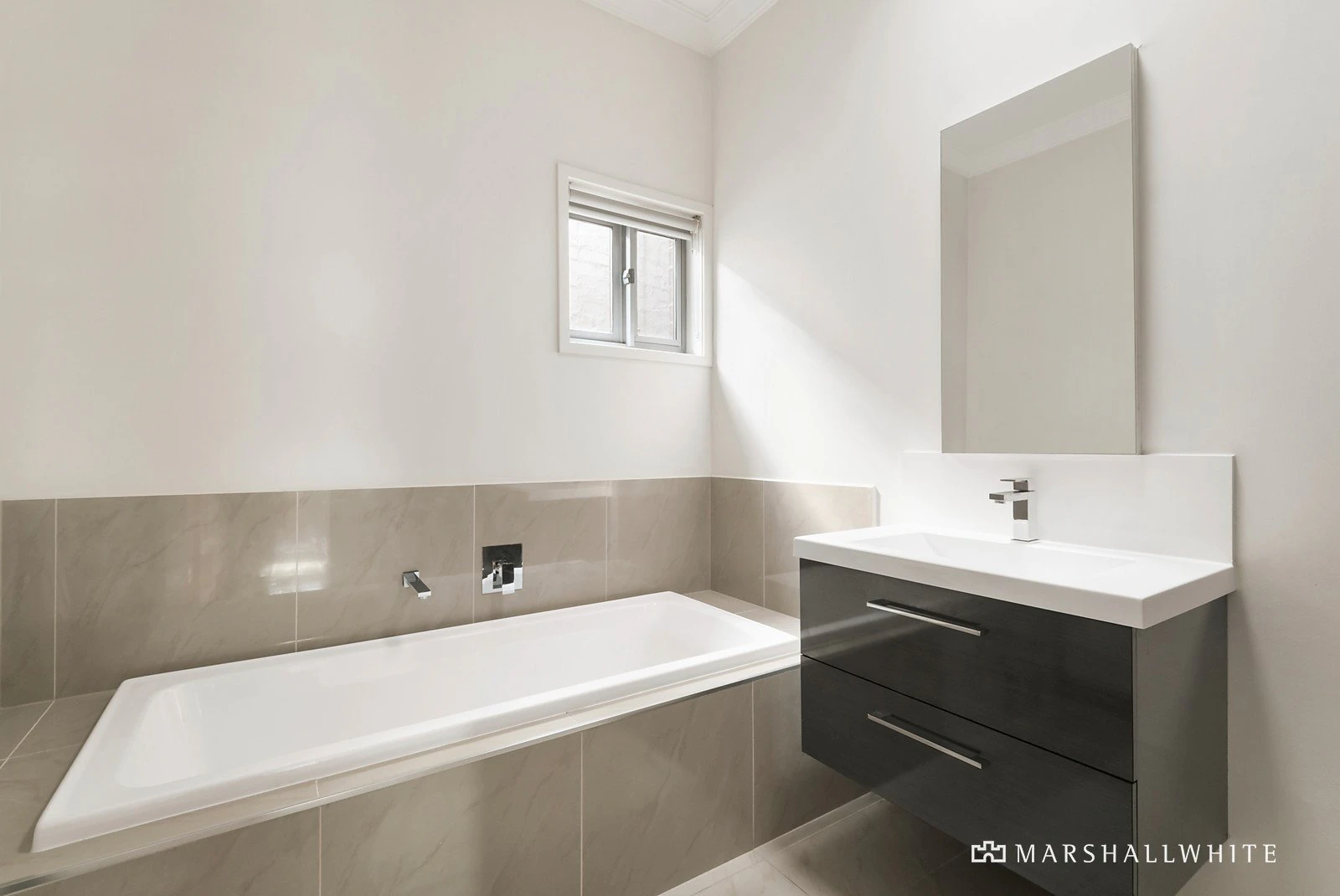 2/121 Albion Road, Box Hill, VIC