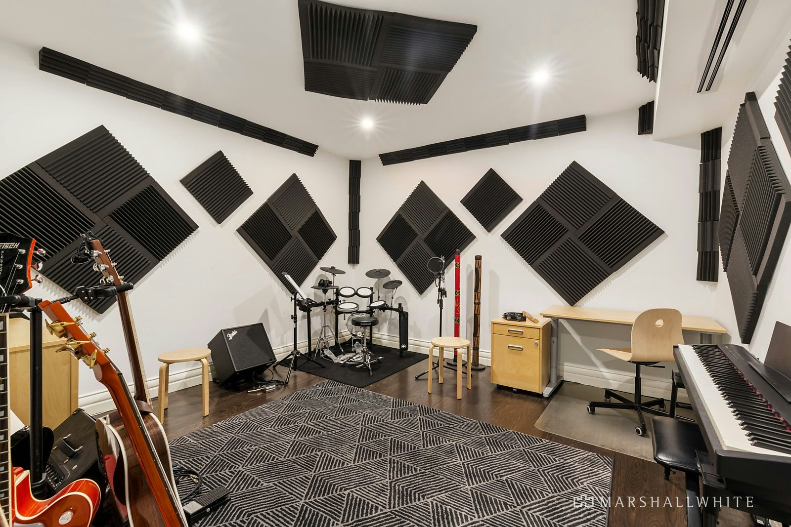 18 Hornsby Street, Malvern, VIC