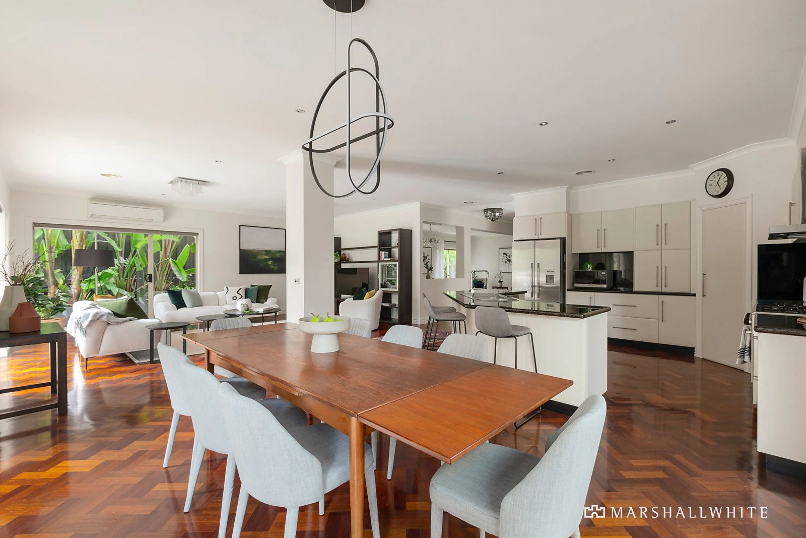 2 Dickens Street, Glen Iris, VIC