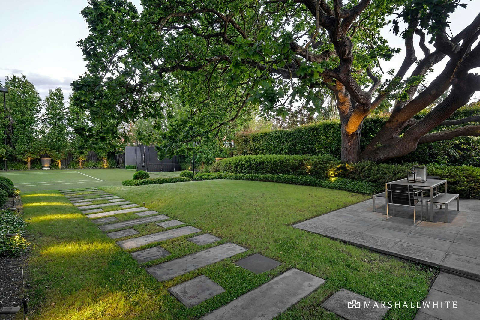 42 Avenue Athol, Canterbury, VIC