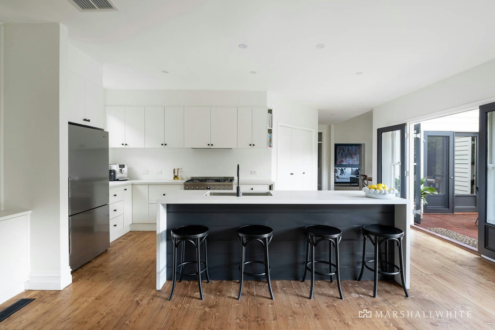 10 Royston Avenue, Malvern East, VIC