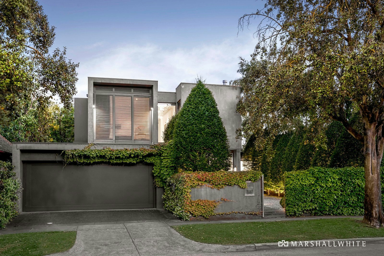 42 Avenue Athol, Canterbury, VIC