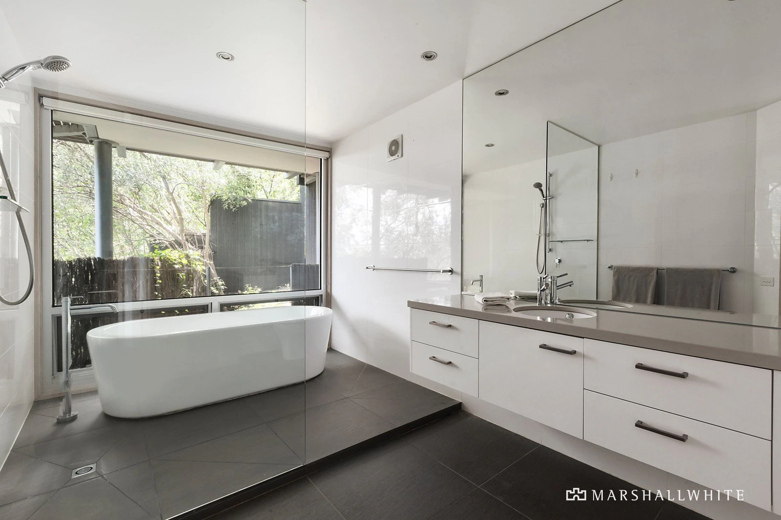 25B Swinton Avenue, Kew, VIC