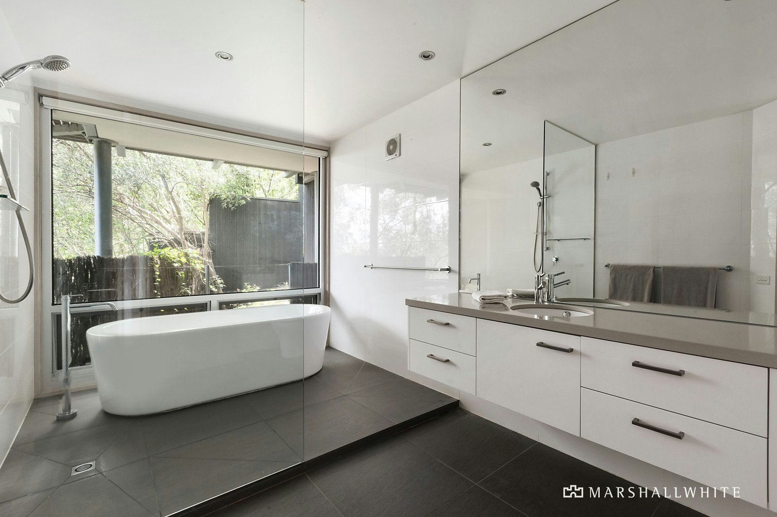 25B Swinton Avenue, Kew, VIC