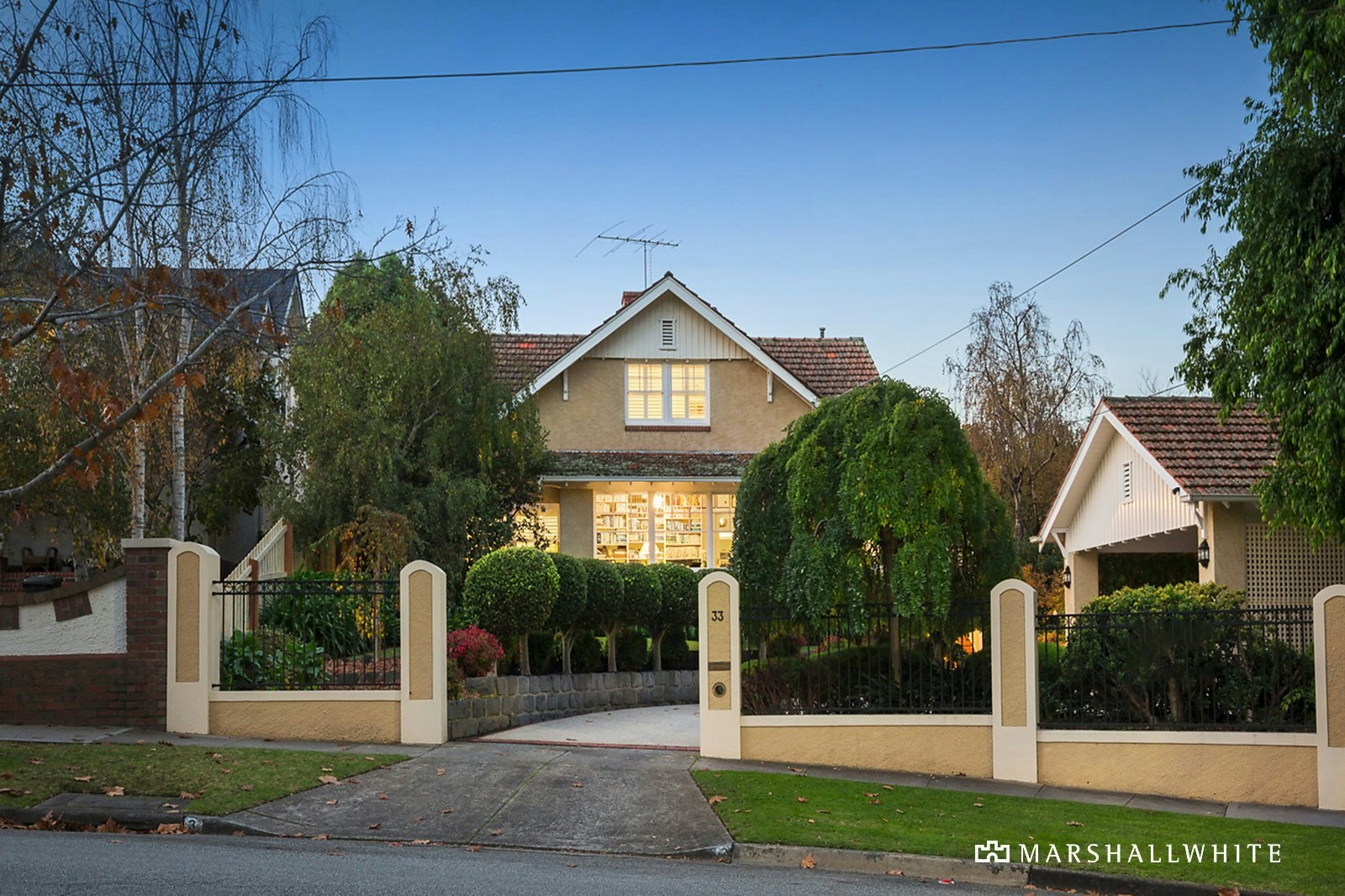 33 Dorrington Avenue, Glen Iris, VIC
