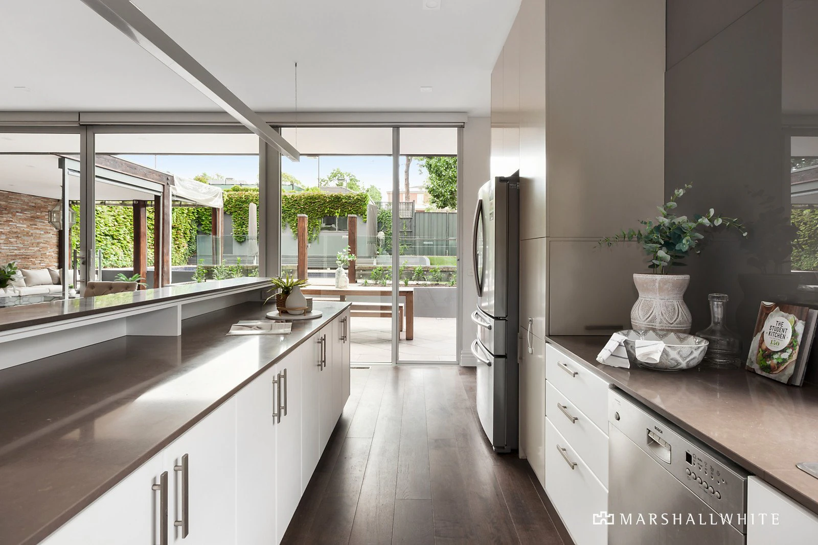 14 Gardiner Parade, Glen Iris, VIC