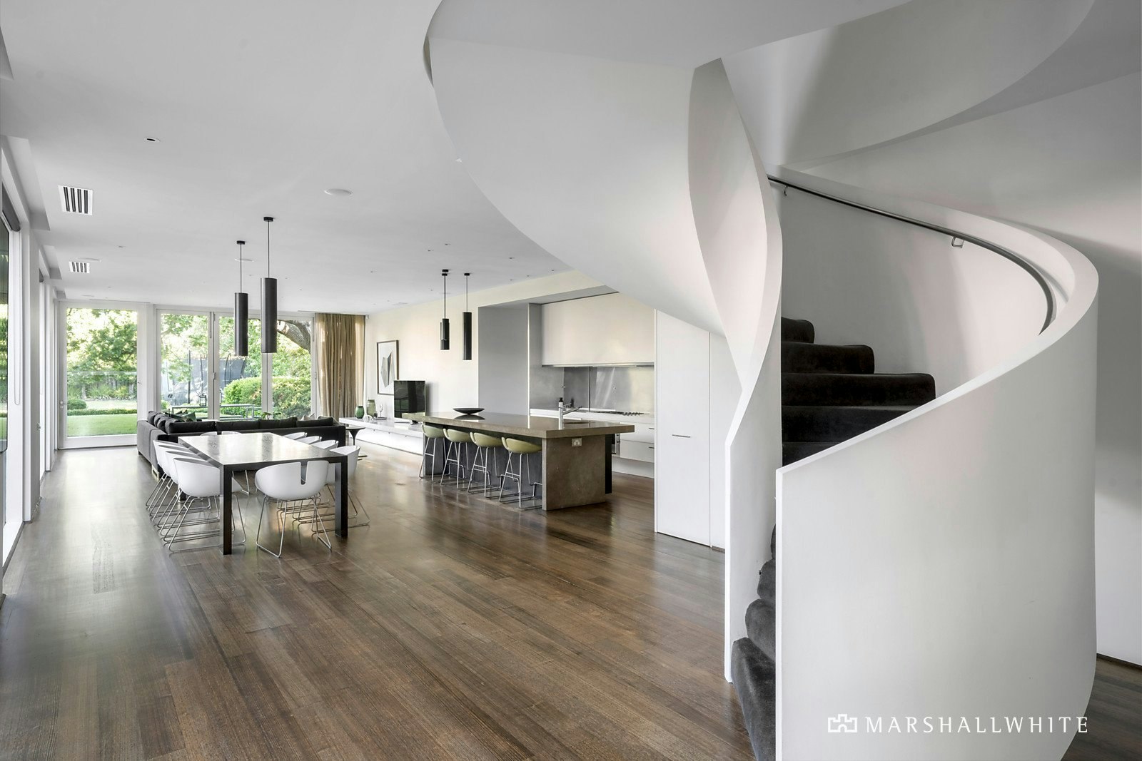 42 Avenue Athol, Canterbury, VIC