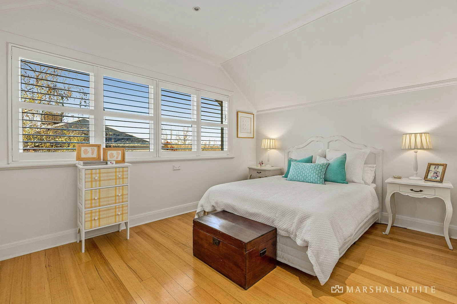 33 Dorrington Avenue, Glen Iris, VIC