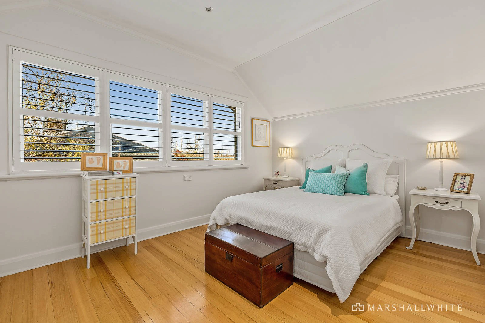33 Dorrington Avenue, Glen Iris, VIC