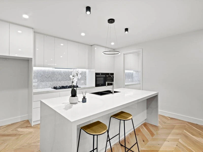 1B Winters Way, Doncaster, VIC