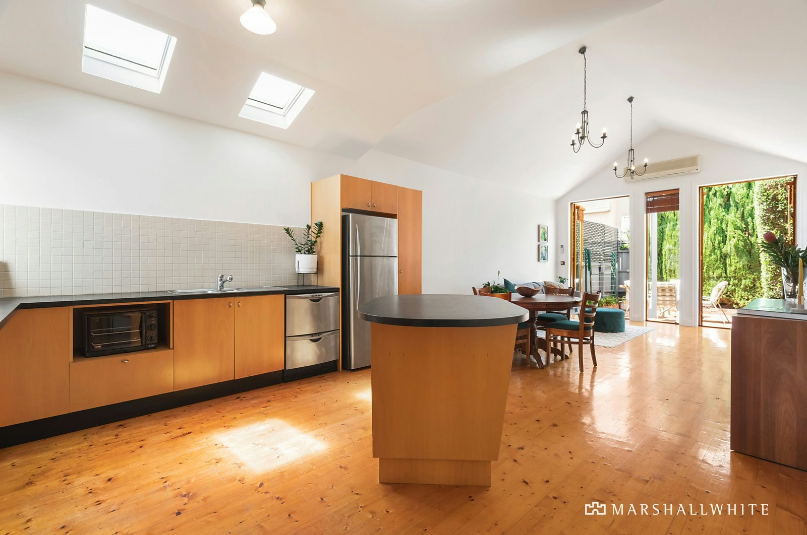 41 Finlay Street, Albert Park, VIC