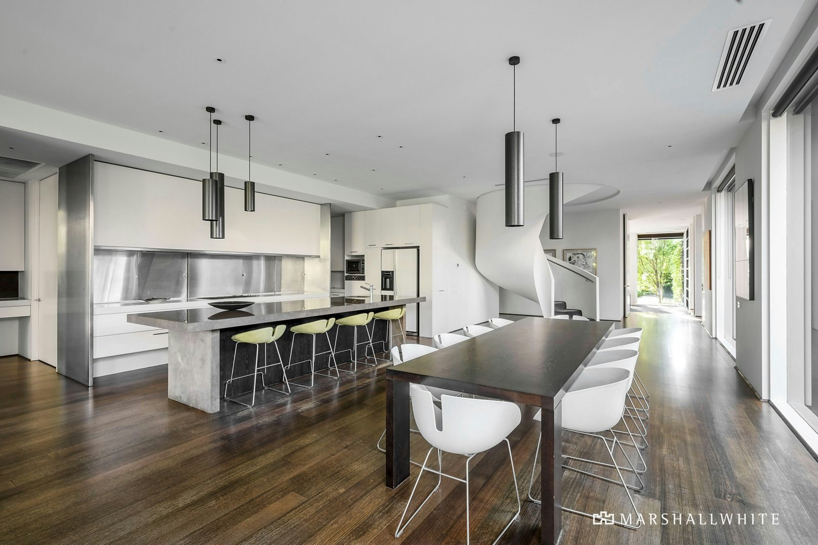 42 Avenue Athol, Canterbury, VIC