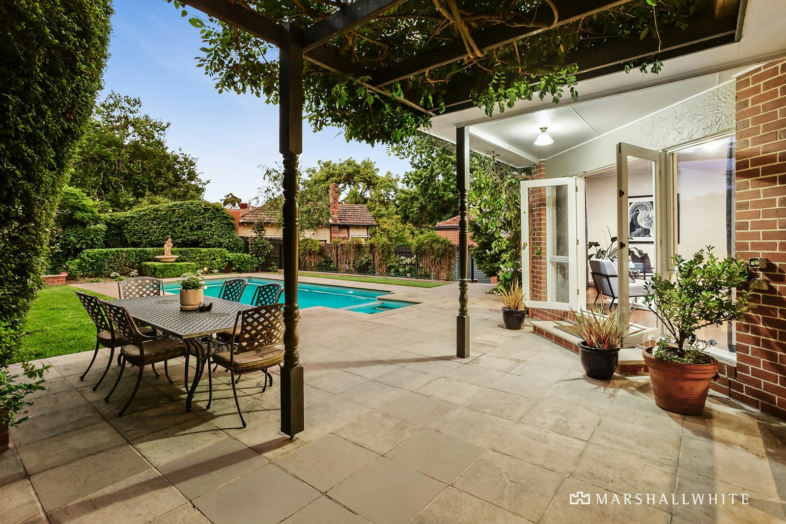 10 Kinsale Crescent, Balwyn, VIC