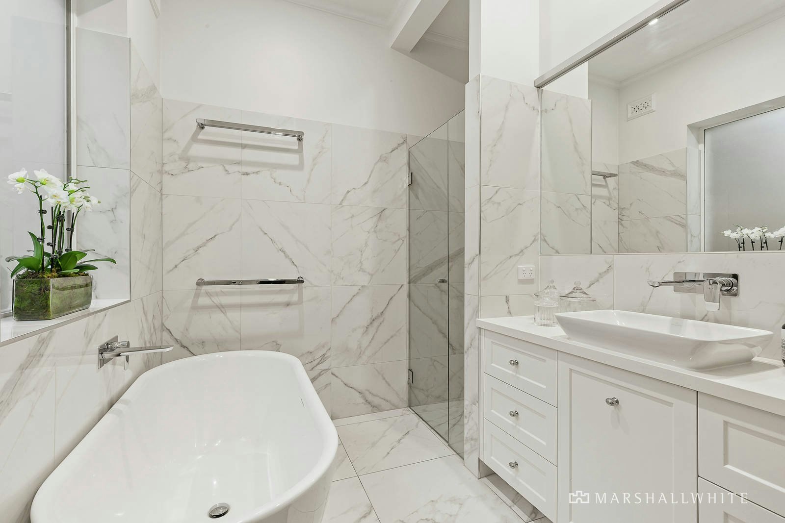 33 Dorrington Avenue, Glen Iris, VIC