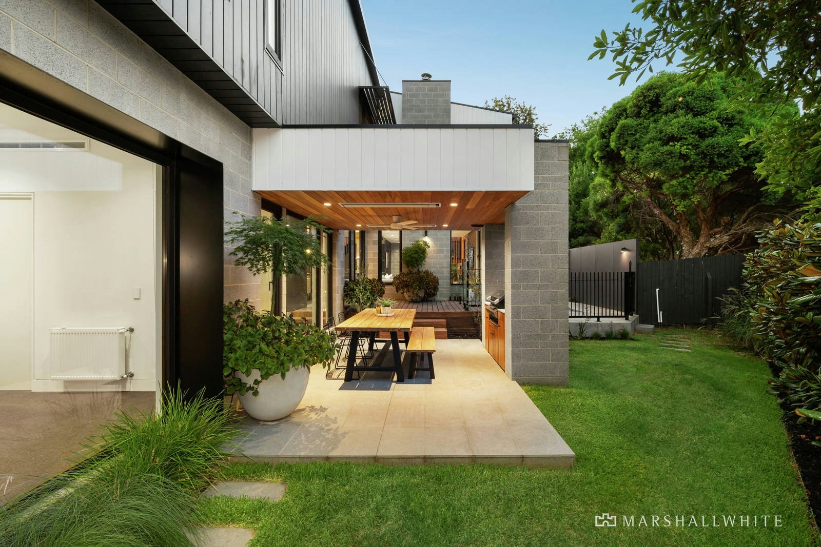 11 Hillside Parade, Glen Iris, VIC