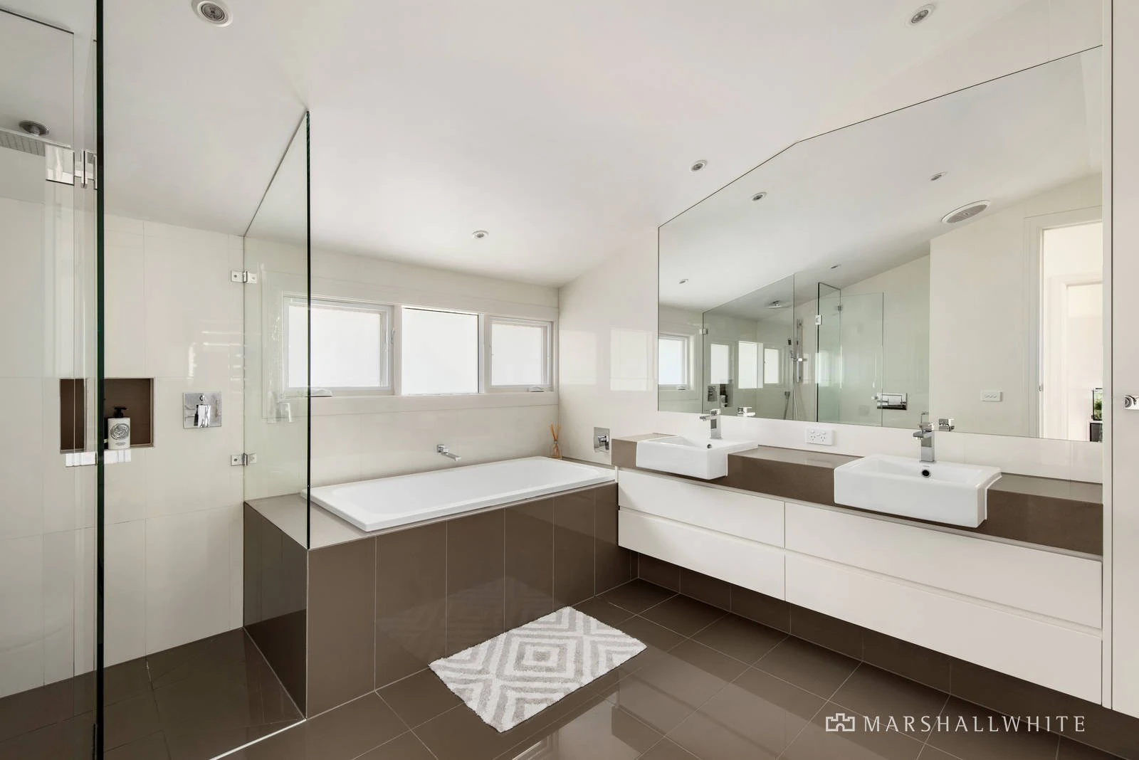 6 Victor Avenue, Kew, VIC