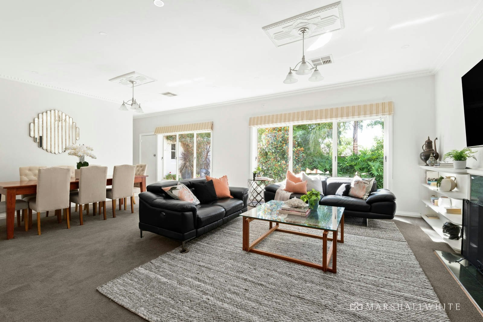 2 Aumann Court, Mont Albert North, VIC