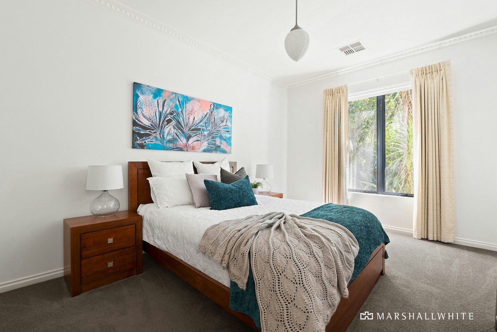 2 Aumann Court, Mont Albert North, VIC