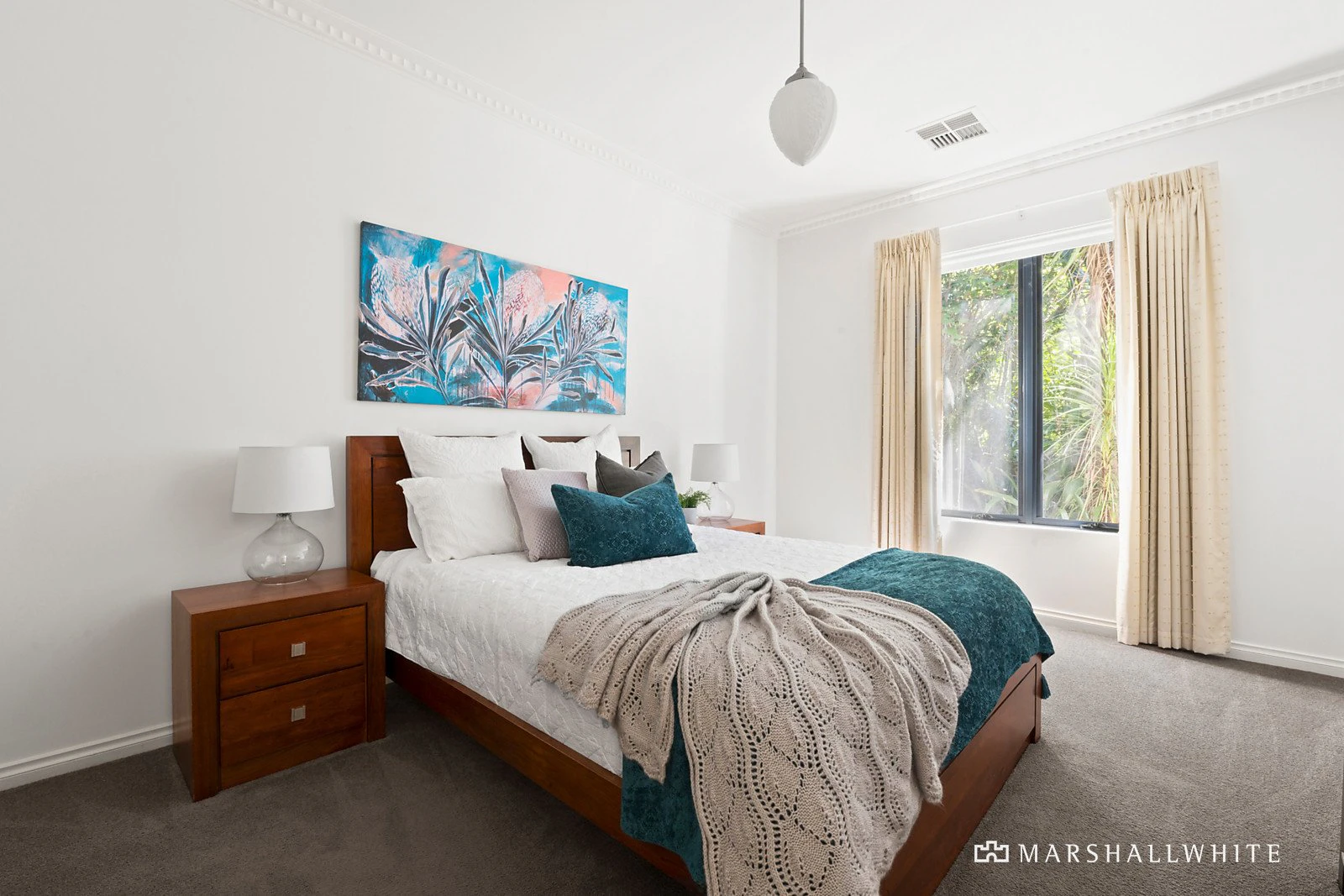 2 Aumann Court, Mont Albert North, VIC