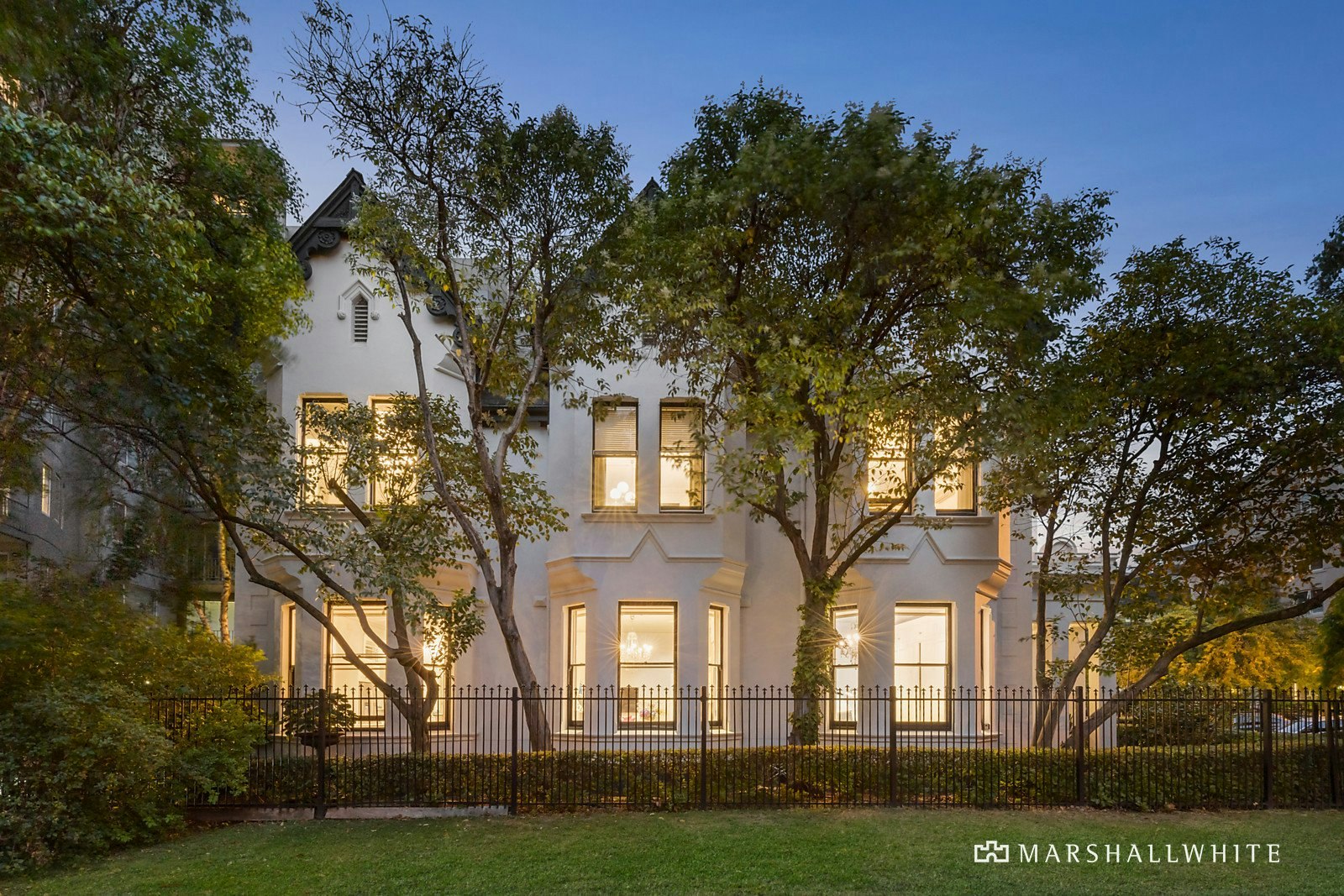 1/25 Queens Road, Melbourne, VIC