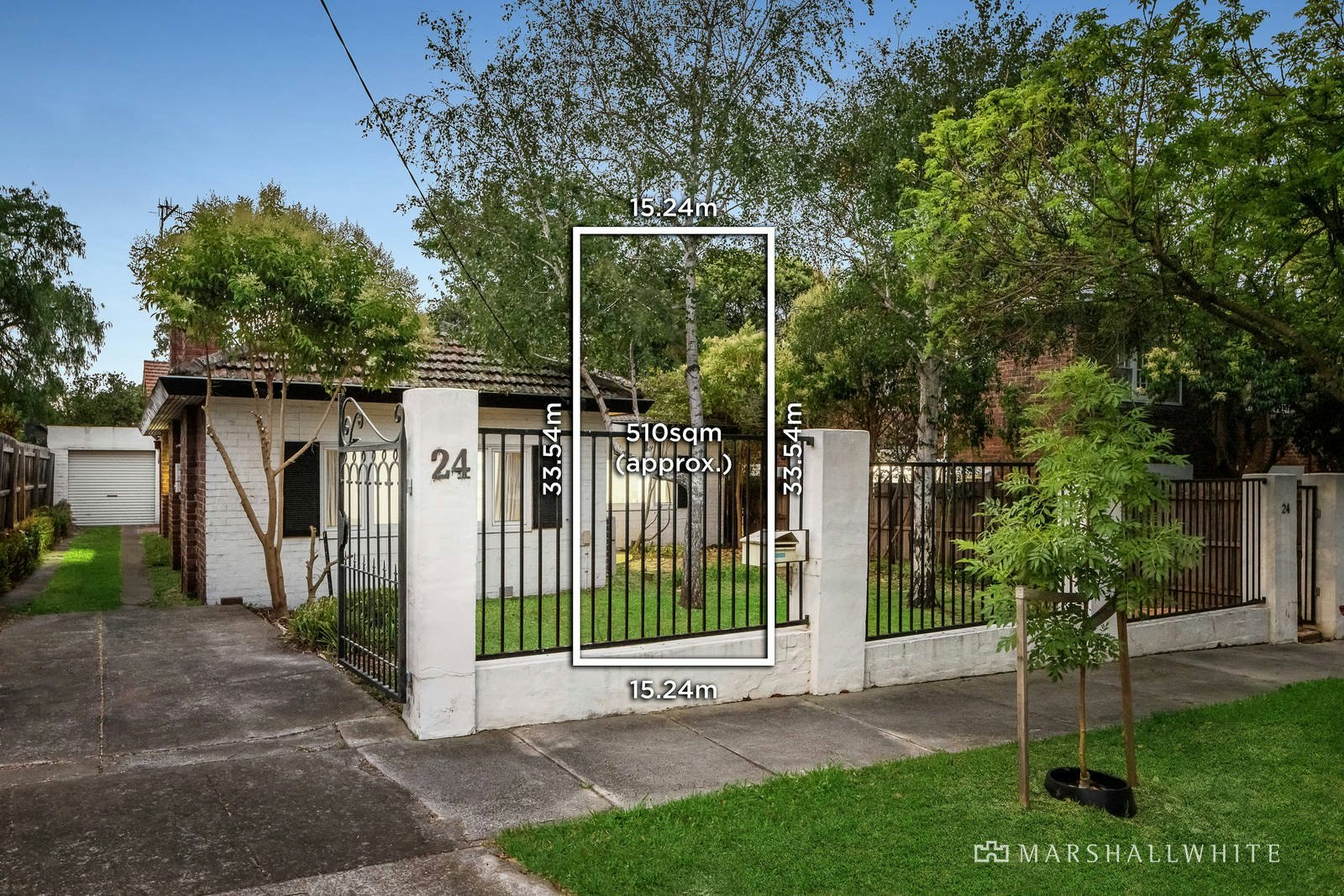 24 Ellerslie Place, Toorak, VIC
