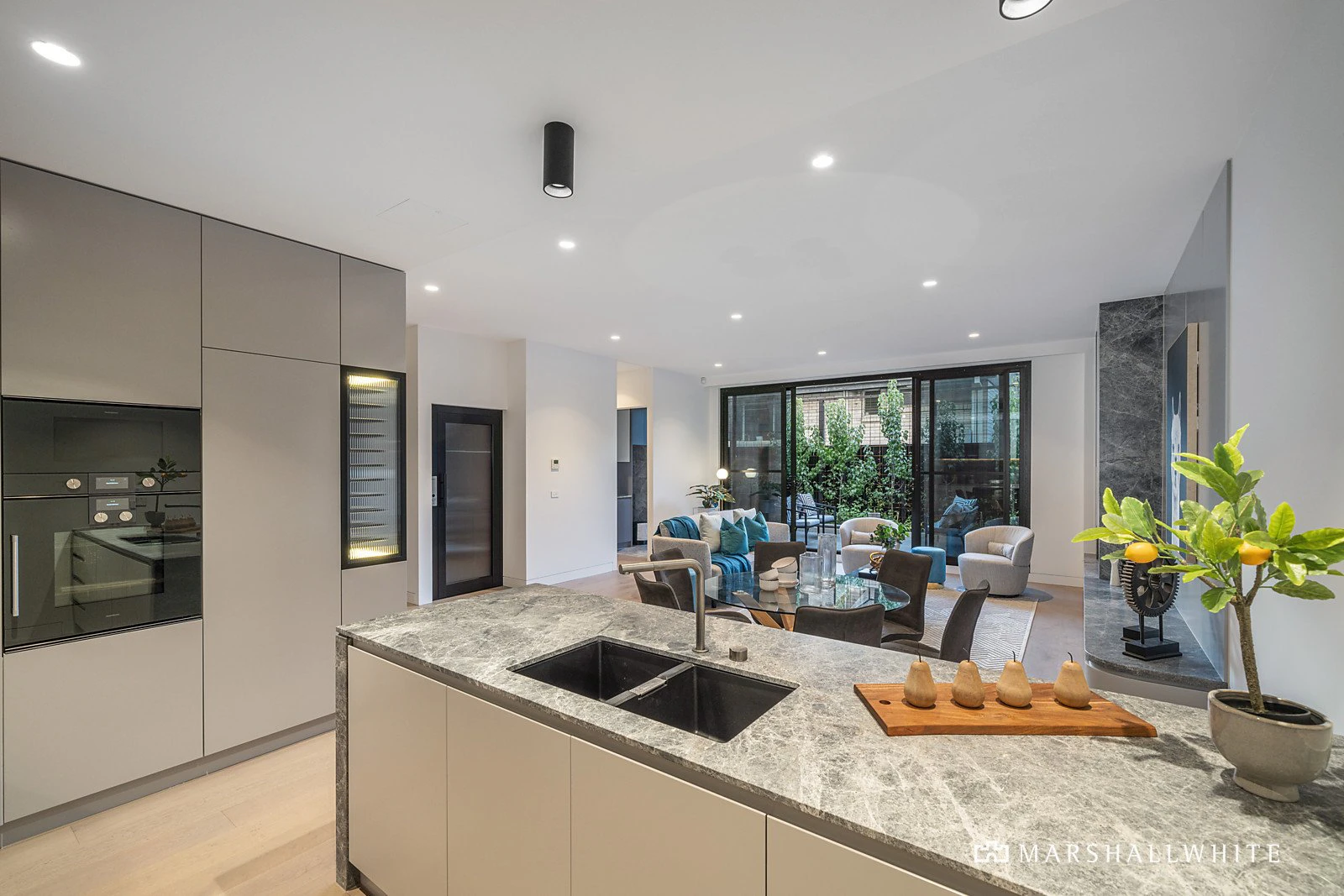 2/9 Power Avenue, Hawthorn, VIC