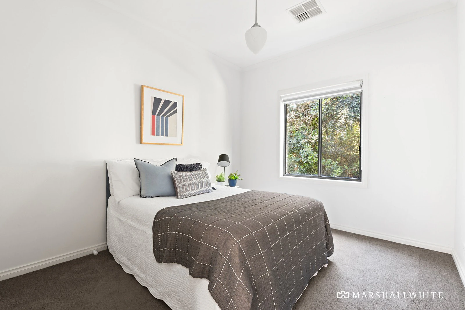 2 Aumann Court, Mont Albert North, VIC