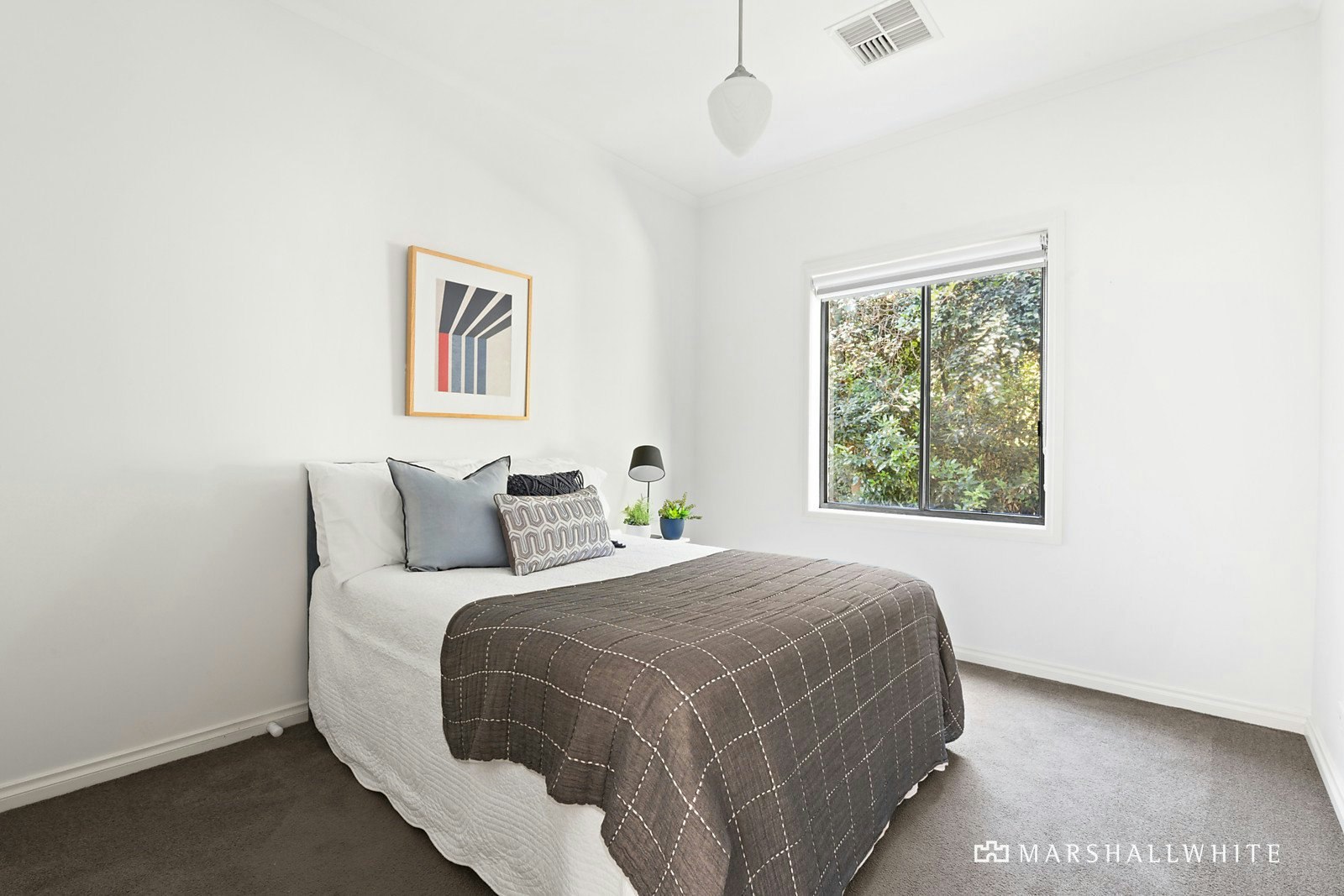 2 Aumann Court, Mont Albert North, VIC