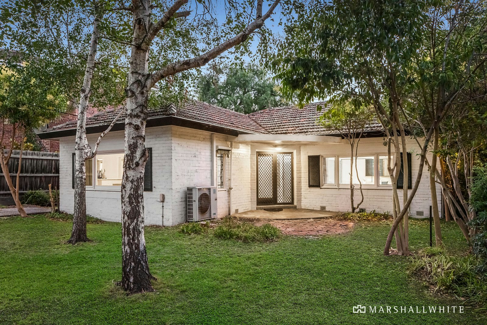 24 Ellerslie Place, Toorak, VIC