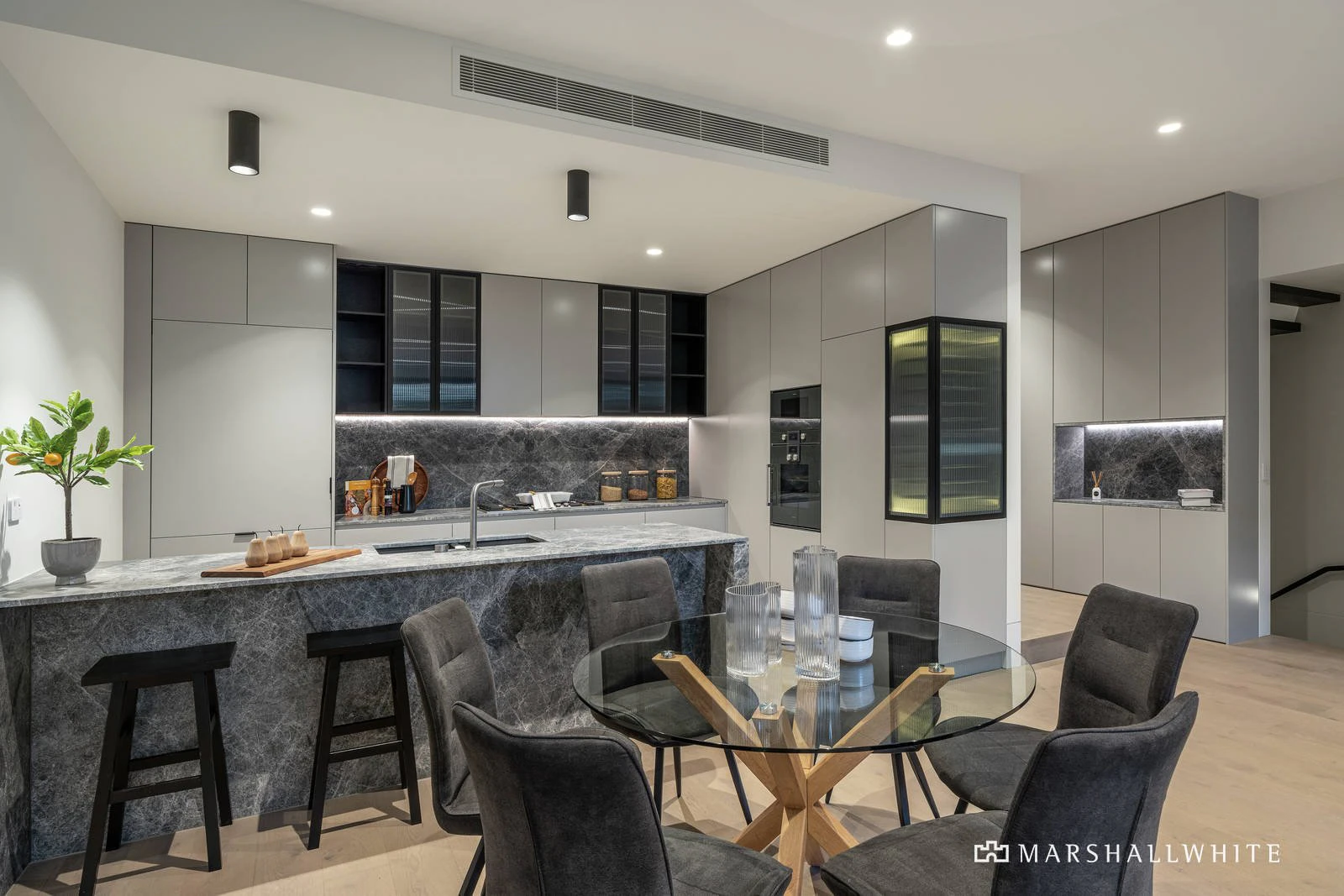 2/9 Power Avenue, Hawthorn, VIC