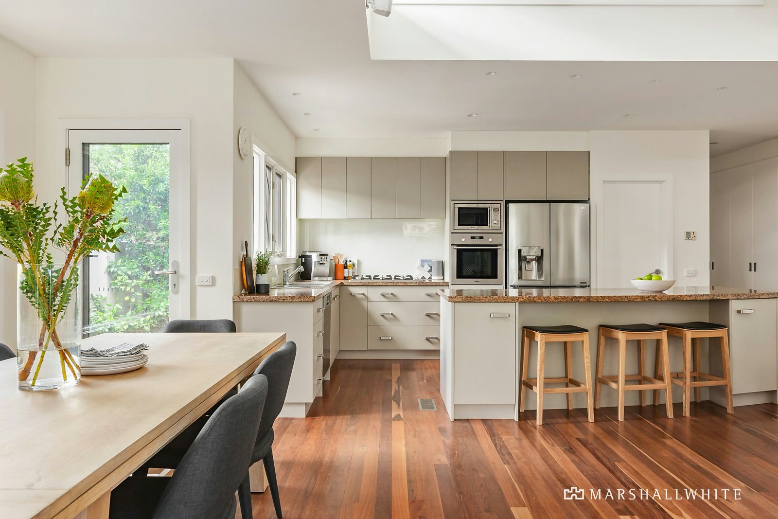 12 Queens Parade, Glen Iris, VIC