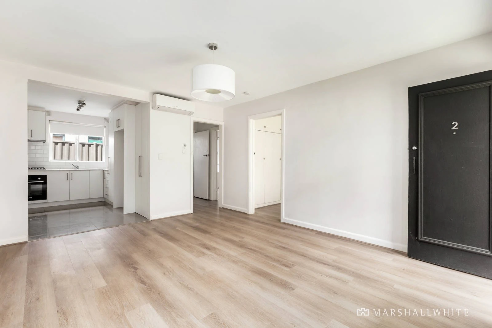 2/13 Lewisham Road, Windsor, VIC