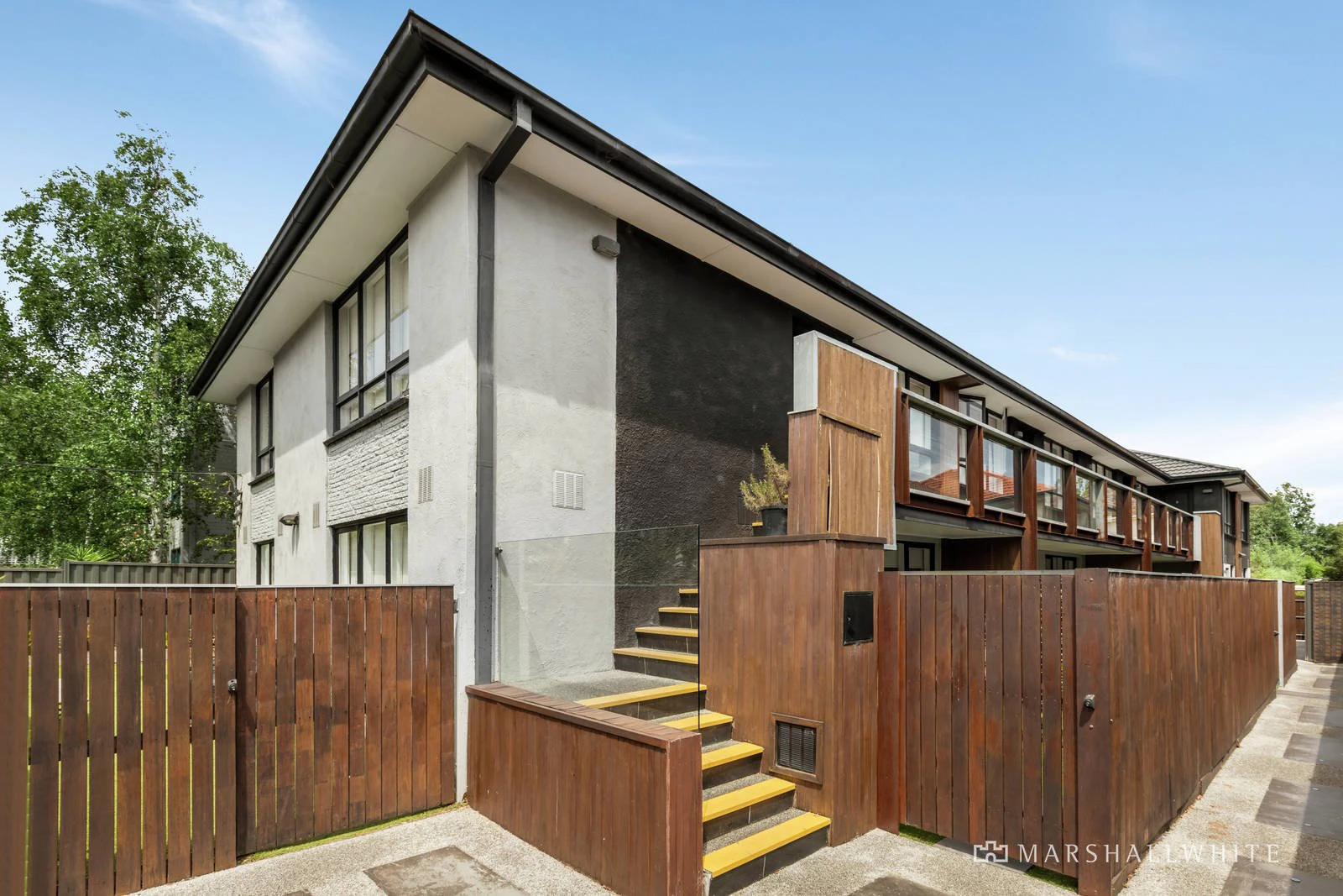 2/13 Lewisham Road, Windsor, VIC