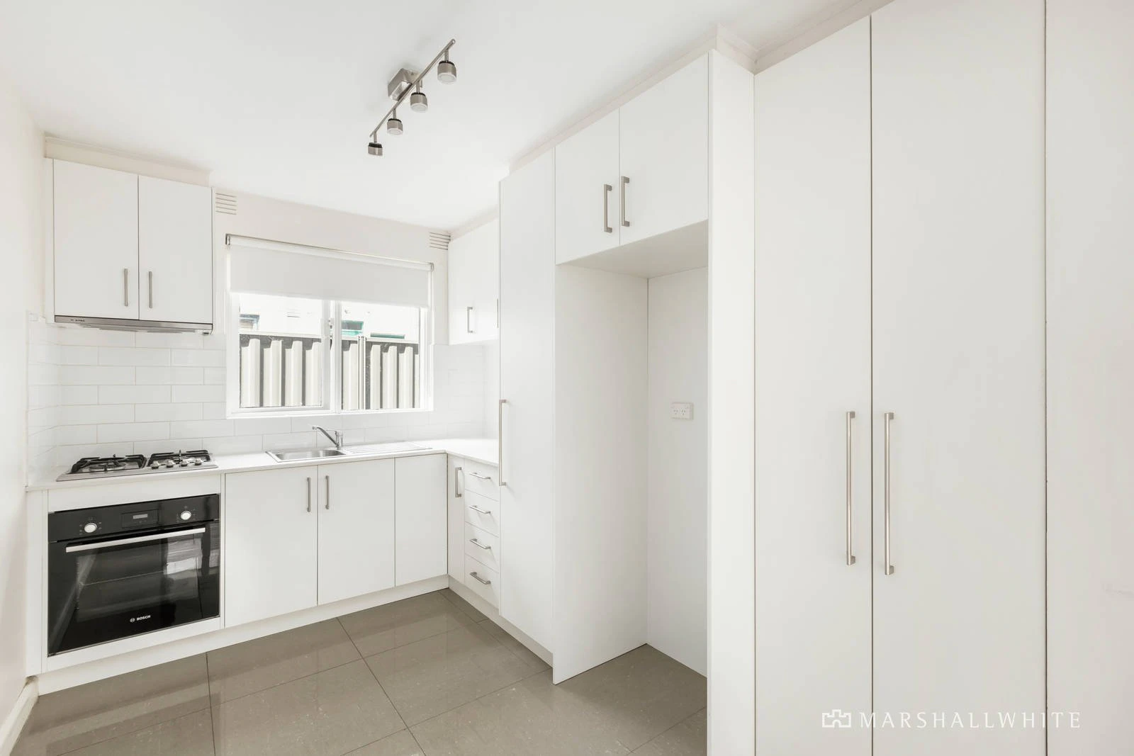 2/13 Lewisham Road, Windsor, VIC