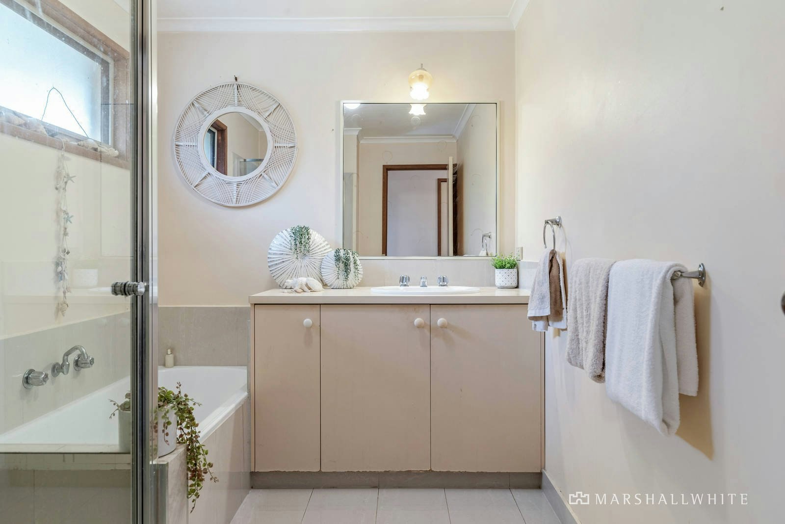 2/3 Ruth Road, Mornington, VIC