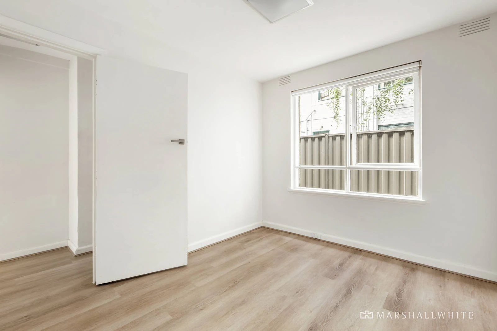 2/13 Lewisham Road, Windsor, VIC