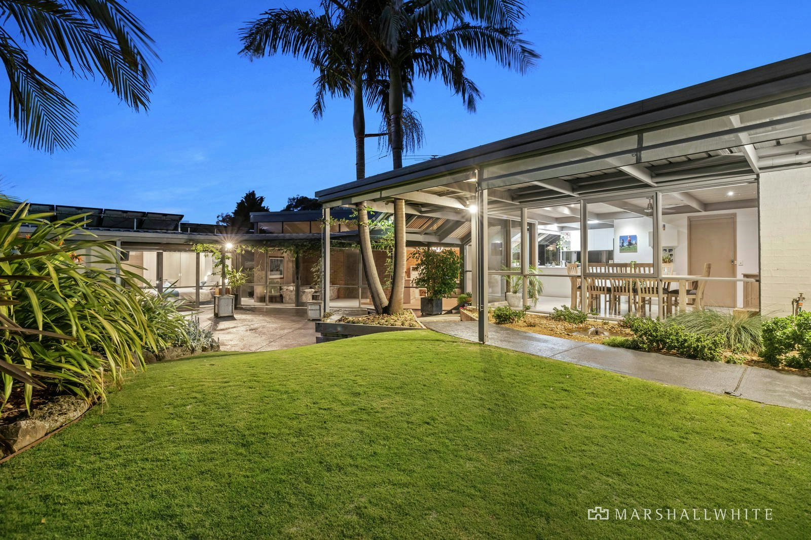 75 Woodside Avenue, Frankston South, VIC