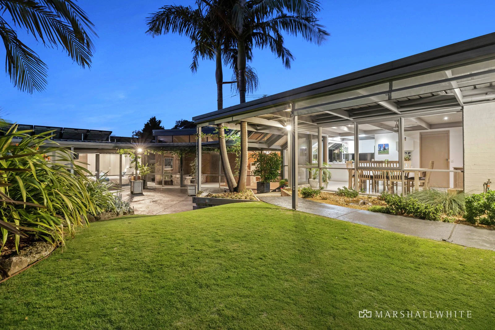 75 Woodside Avenue, Frankston South, VIC