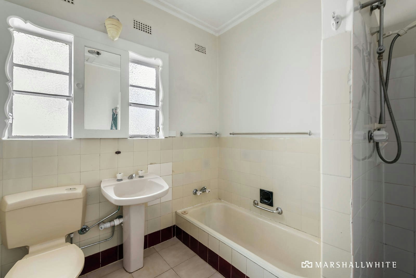 33 Baker Avenue, Kew East, VIC