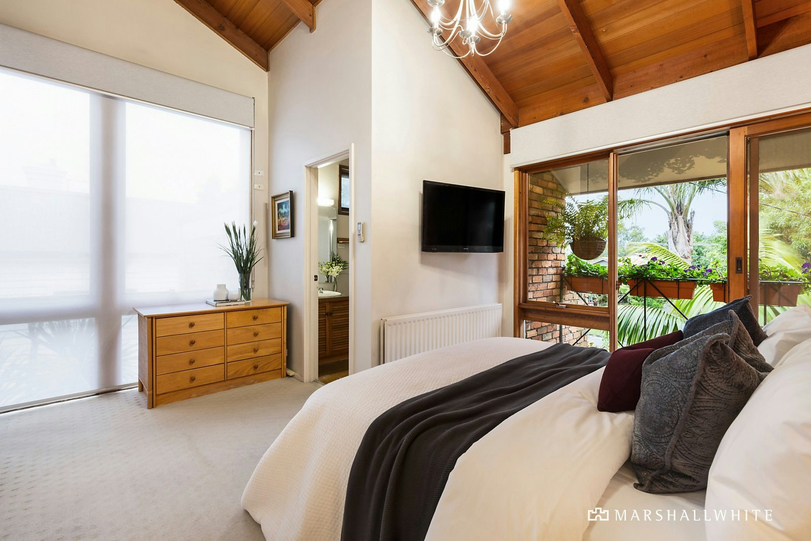 17 Dixon Street, Malvern, VIC