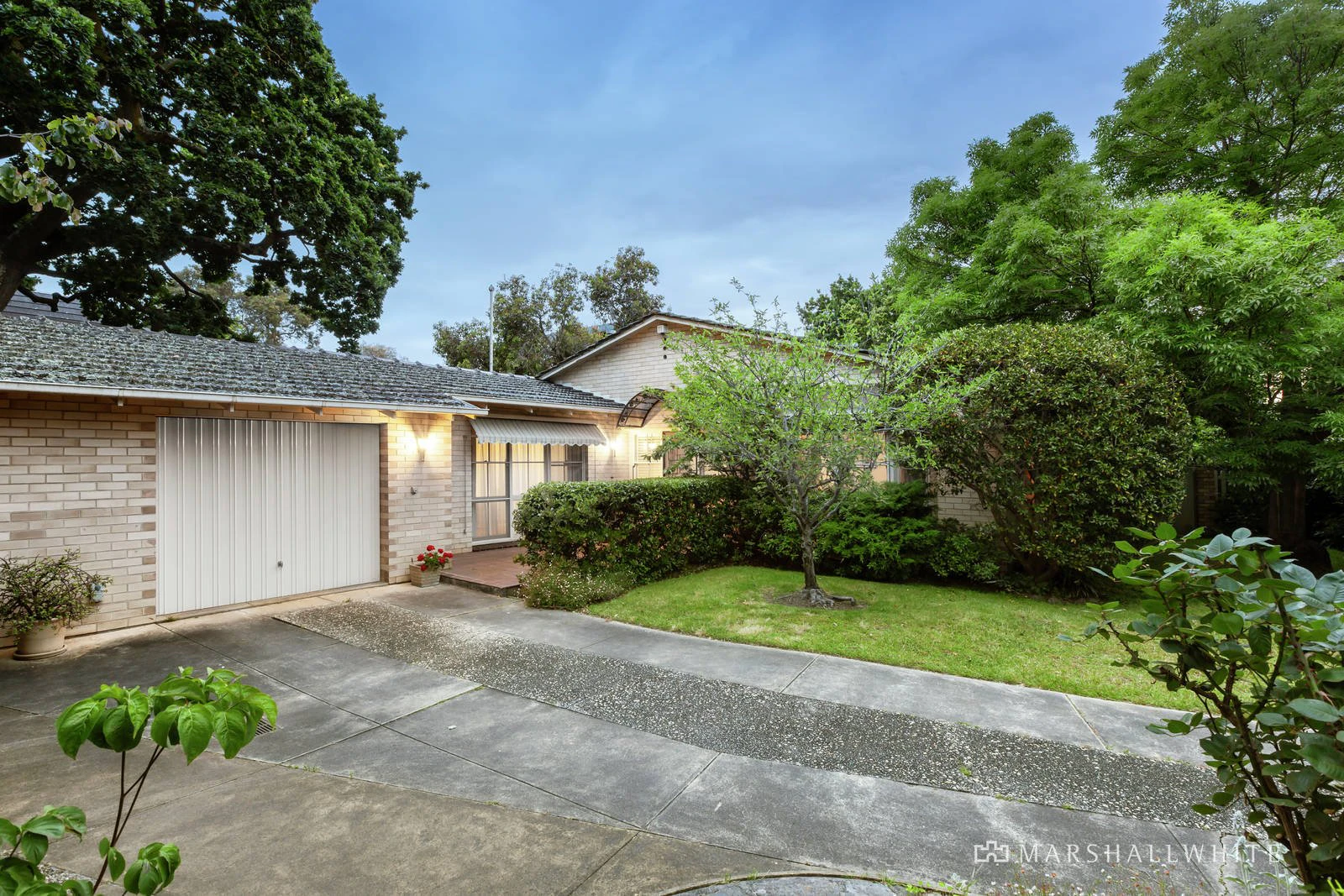 2 Avenue Athol, Canterbury, VIC