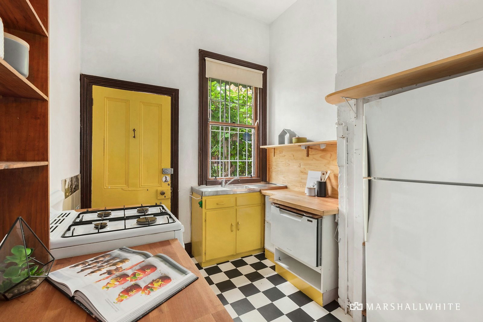 17 Dinsdale Street, Albert Park, VIC