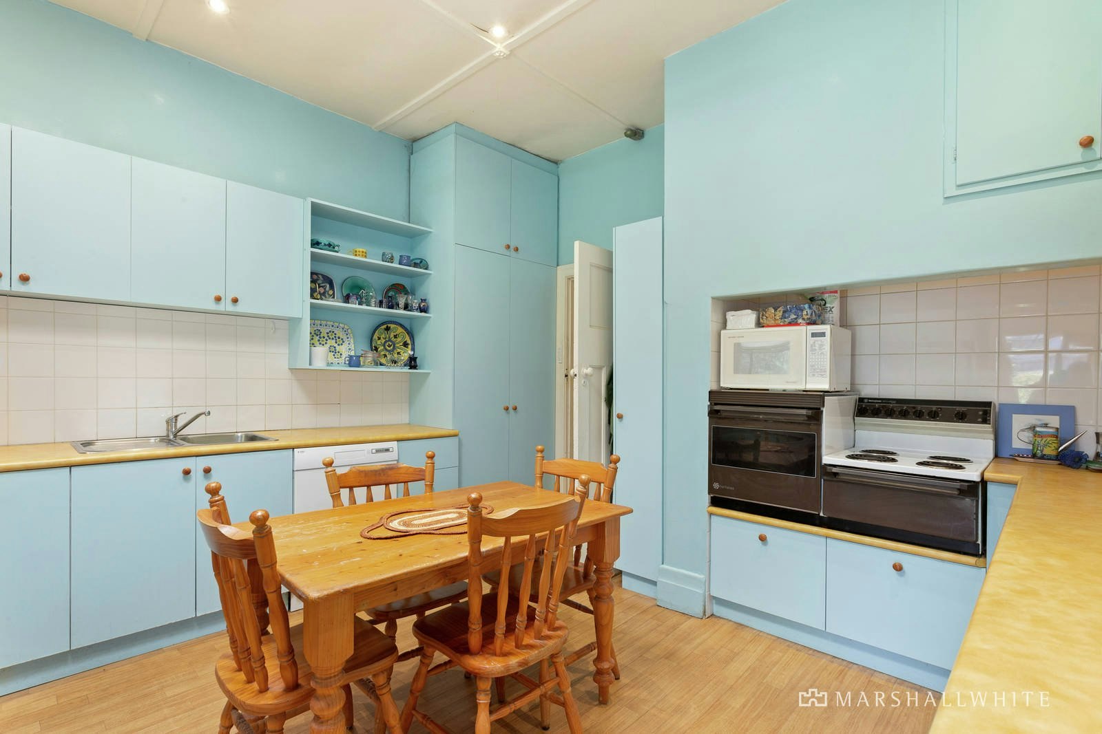 27 Manor Street, Brighton, VIC