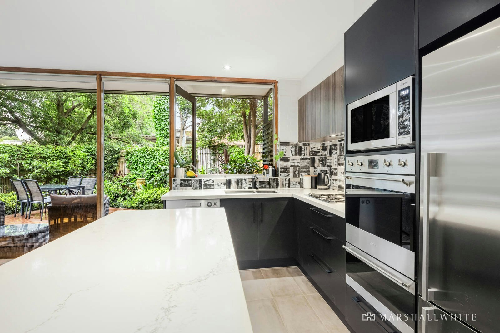 2/37A Canterbury Road, Toorak, VIC