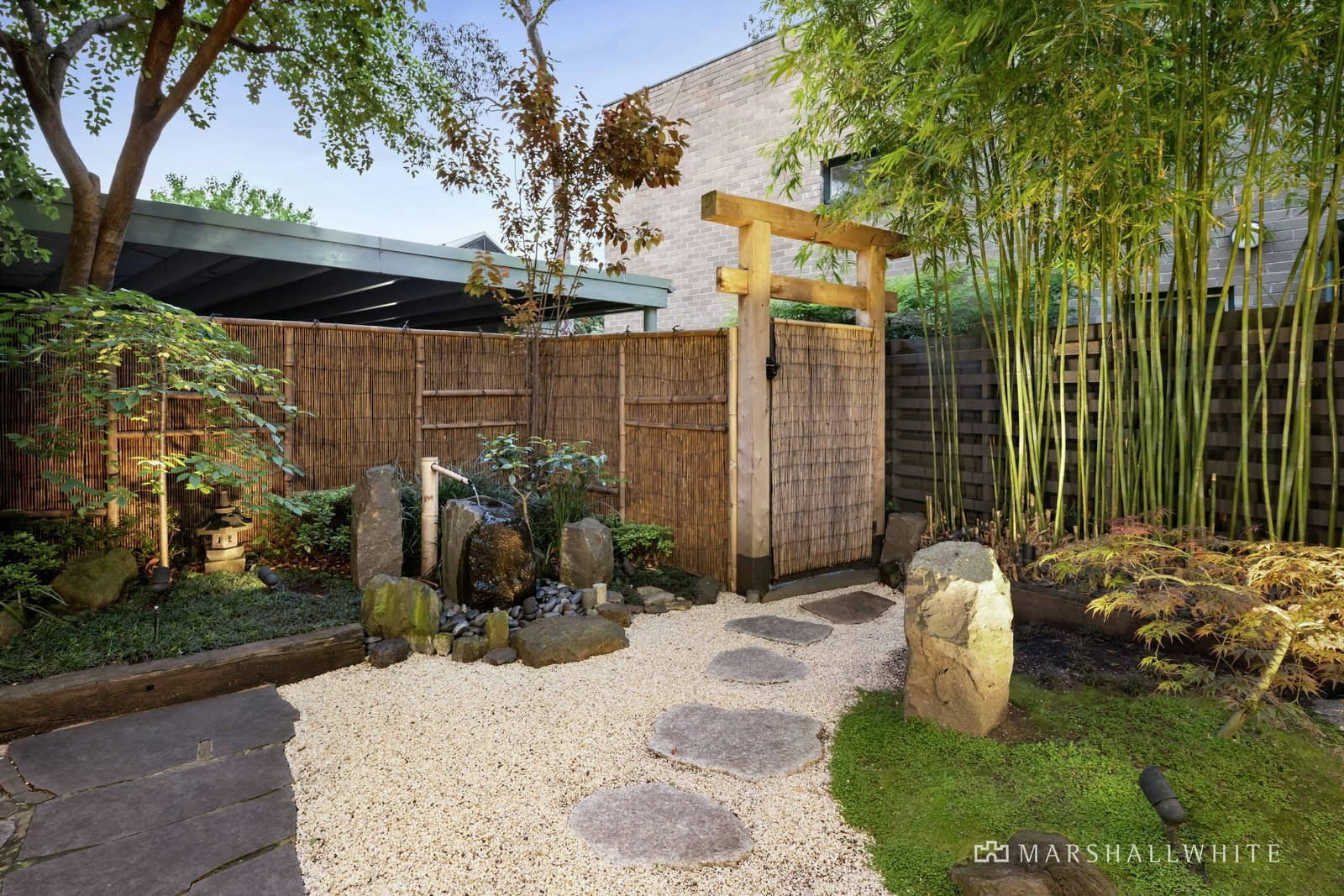 2/37A Canterbury Road, Toorak, VIC